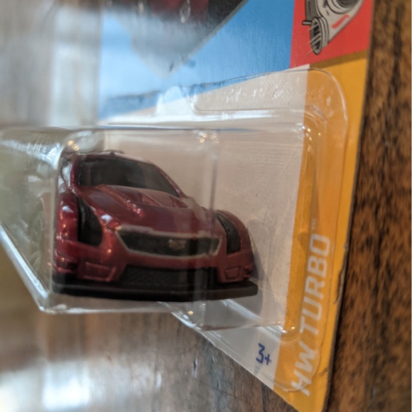 New Hot Wheels in Good Condition ‘16 Cadillac ATS-V R in red - Picture 5 of 7
